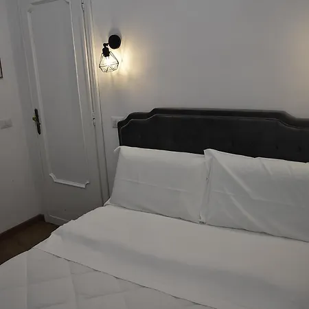 Chic Cattolica Gemelli Apartment *
